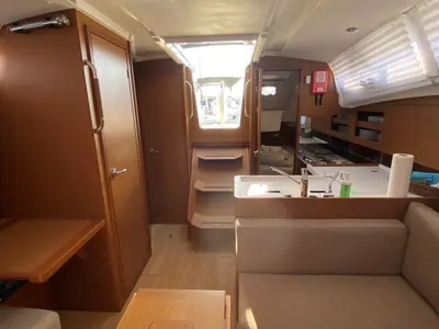 Salon of 4 elli, a Jeanneau Sun Odyssey 380 sailboat at Palma de Mallorca, Spain