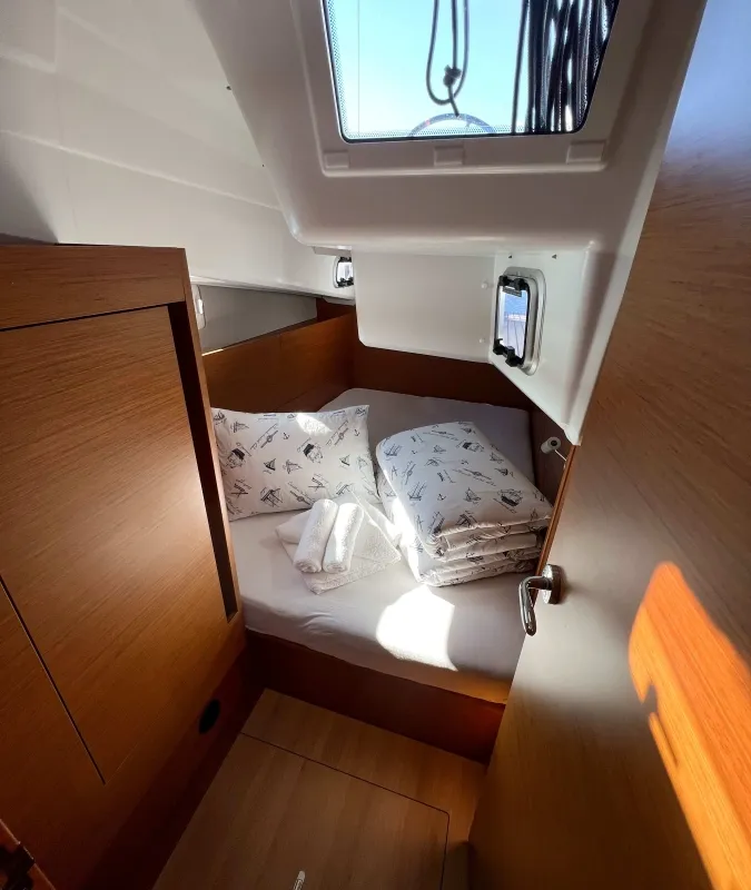 Cabin on Evelyne, a Jeanneau Sun Odyssey 410 sailboat at Pirovac, Croatia