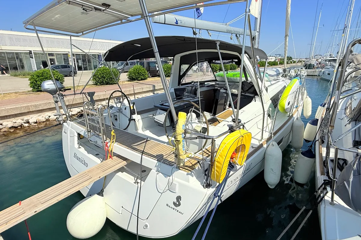 Exterior view of Sluničko, a Beneteau Oceanis 41 sailboat at Općina Sukošan, Croatia