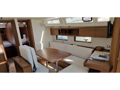 Salon of Luna, a Beneteau Oceanis 46.1 sailboat at Medulin, Croatia