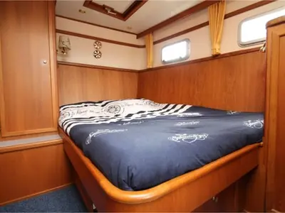 Cabin on Antoinette, a De Drait Kotterjacht 12.2 GL motorboat at Woudsend, Netherlands