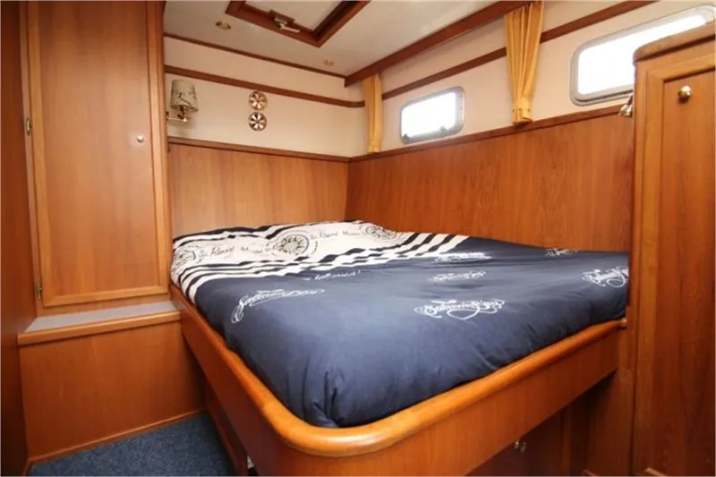 Cabin on Antoinette, a De Drait Kotterjacht 12.2 GL motorboat at Woudsend, Netherlands
