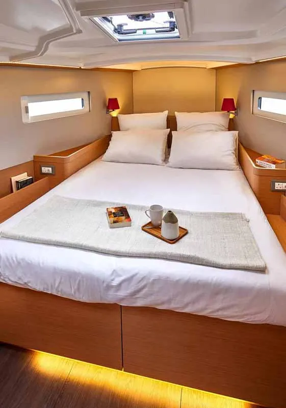 Cabin on Turing Machine, a Jeanneau Sun Odyssey 410 sailboat at Grad Trogir, Croatia