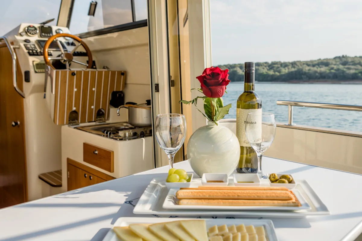 Salon of H3, a Leidi 660 motorboat at Grad Pula, Croatia