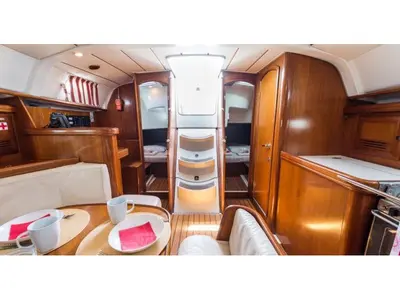 Salon of Simonetta, a Beneteau Oceanis 411 sailboat at Nea Peramos, Greece