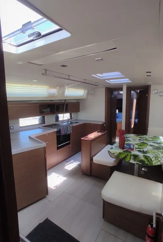 Galley of Namaka, a Beneteau Oceanis 46.1 sailboat at Tonnarella, Italy