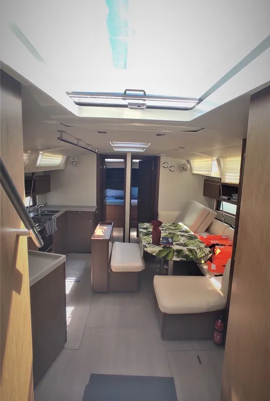 Salon of Namaka, a Beneteau Oceanis 46.1 sailboat at Tonnarella, Italy