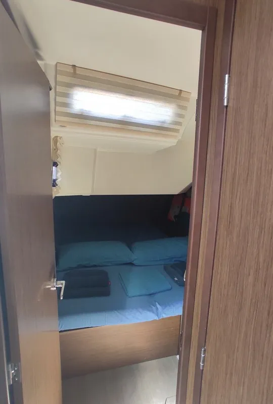 Cabin on Namaka, a Beneteau Oceanis 46.1 sailboat at Tonnarella, Italy
