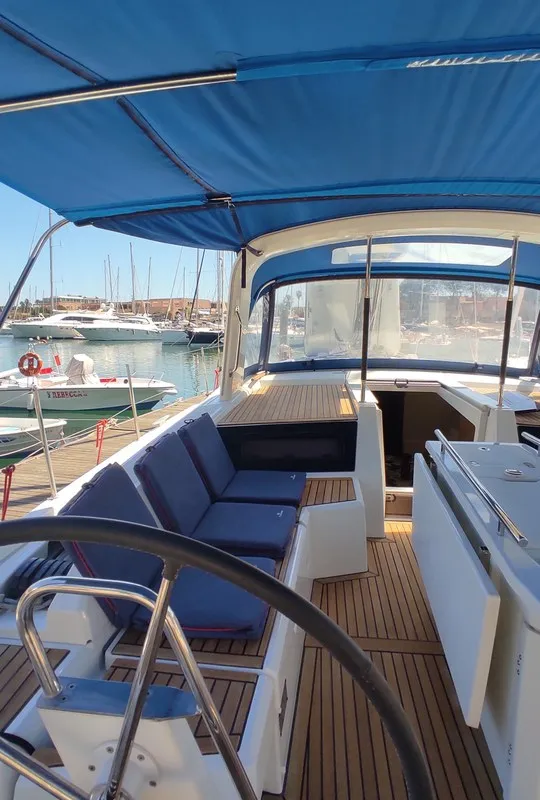Deck of Namaka, a Beneteau Oceanis 46.1 sailboat at Tonnarella, Italy