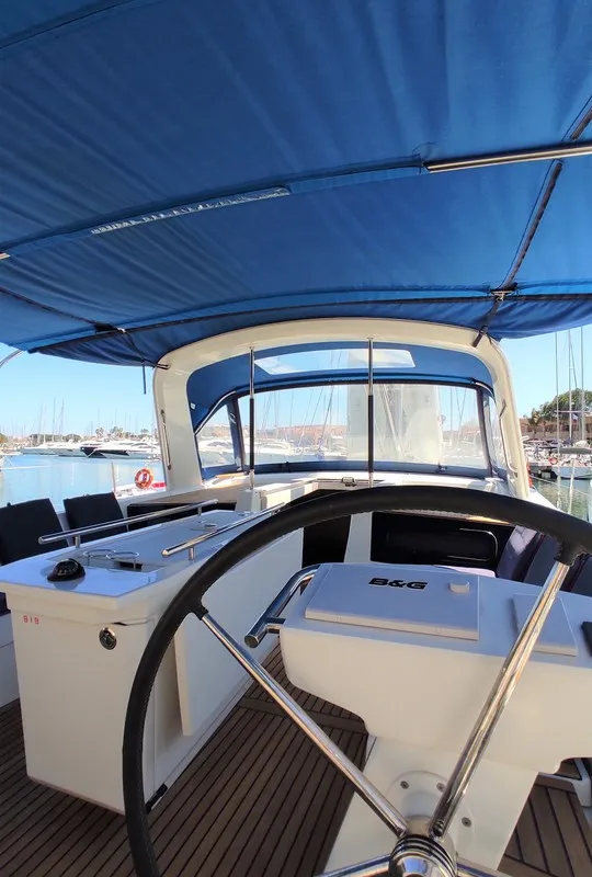 Cockpit of Namaka, a Beneteau Oceanis 46.1 sailboat at Tonnarella, Italy