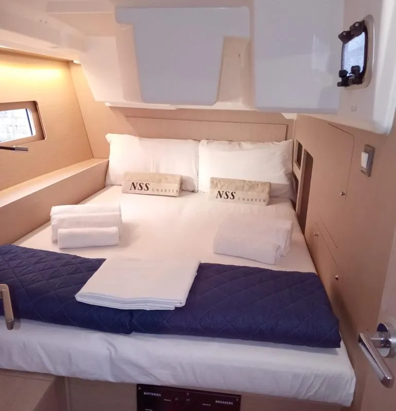 Cabin on Skat, a Beneteau Oceanis 46.1 sailboat at Tonnarella, Italy