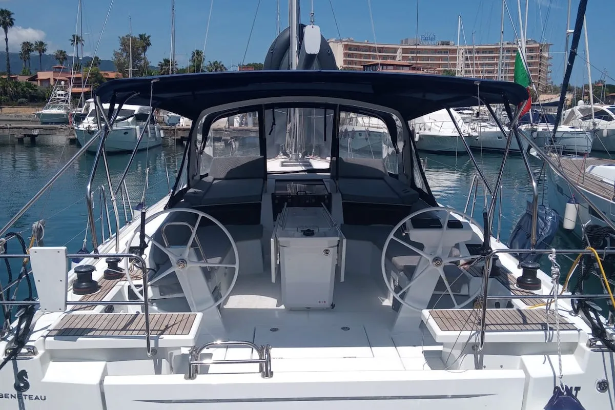 Exterior view of Skat, a Beneteau Oceanis 46.1 sailboat at Tonnarella, Italy