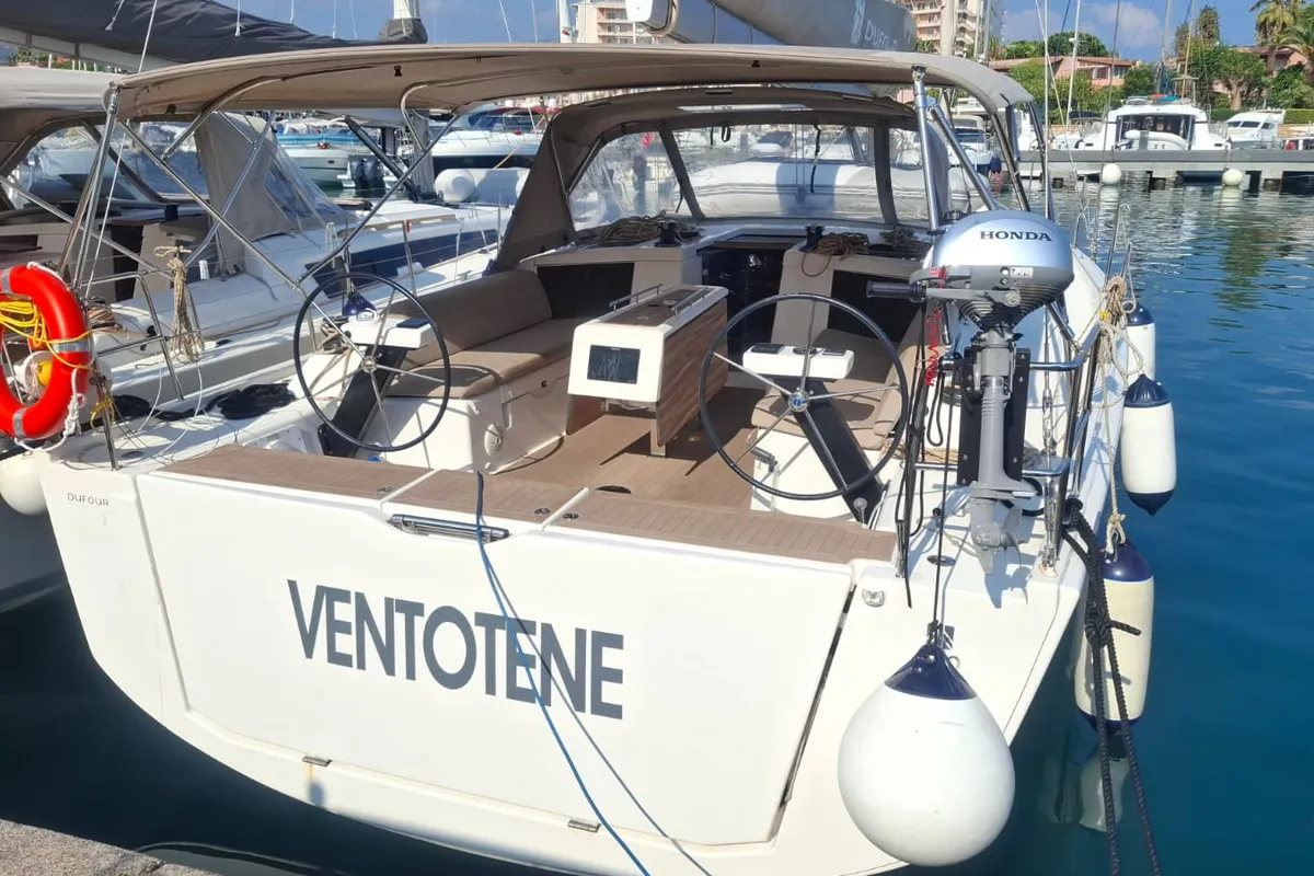 Exterior view of Dufour 430 GL, a sailboat at Tonnarella, Italy
