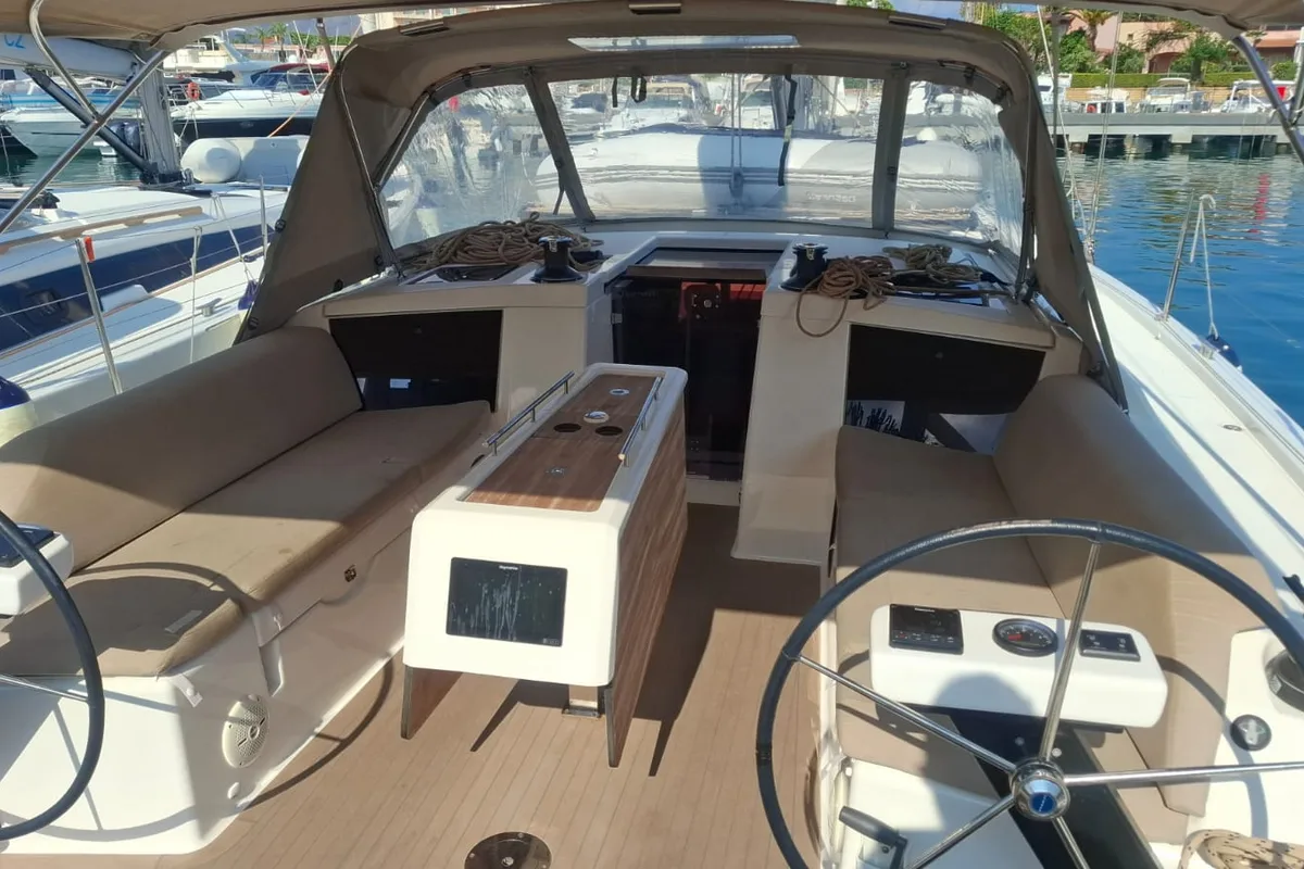 Dufour 430 GL, a sailboat at Tonnarella, Italy
