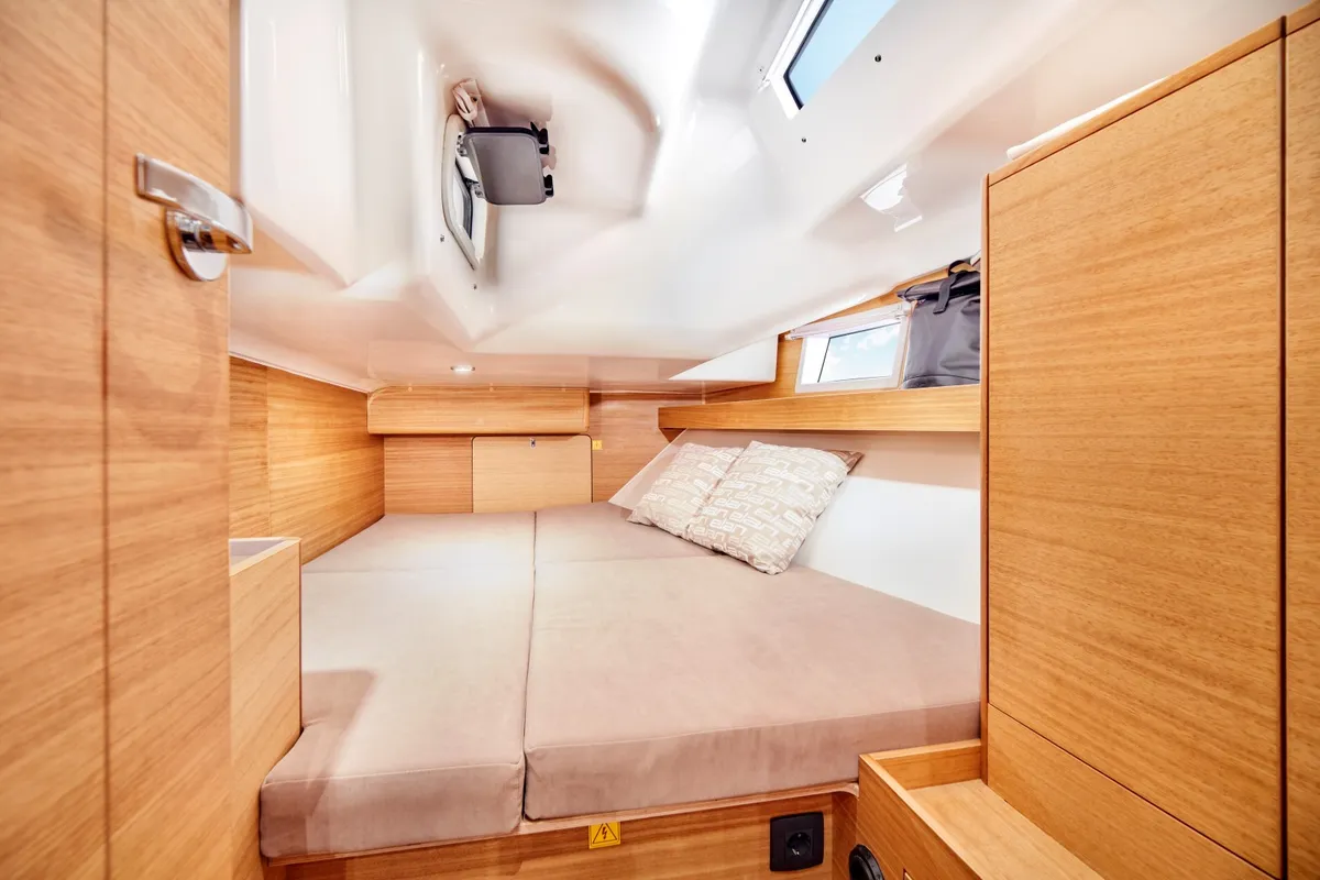 Cabin on Liana, a Elan Impression 40.1 sailboat at Athens, Greece