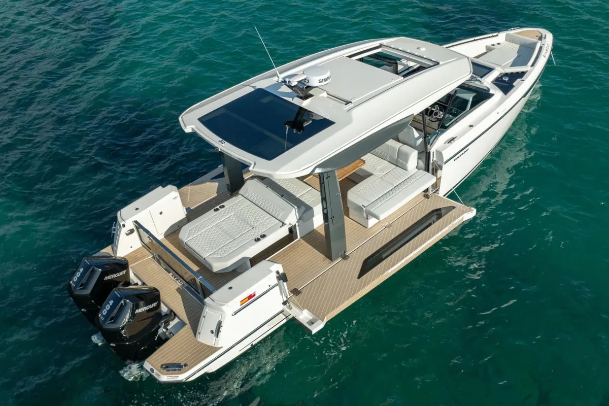 Exterior view of Allora, a Saxdor Yachts motorboat at Alyki, Greece