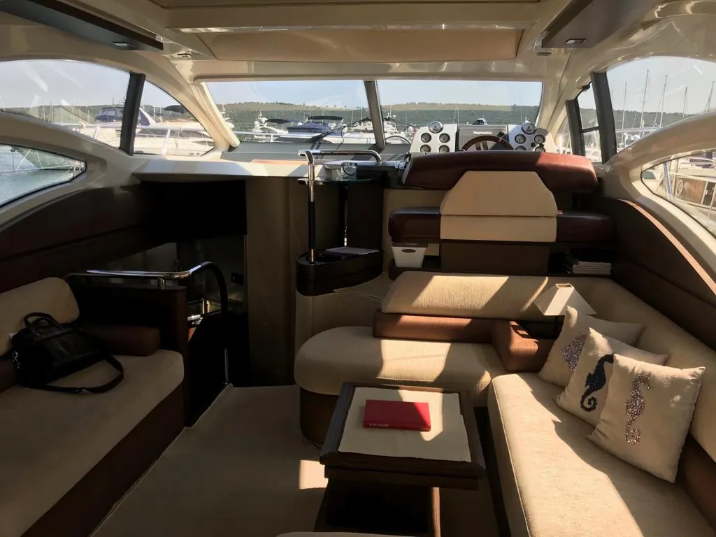 Salon of AMBRA, a Azimut 43 S motorboat at Primošten, Croatia