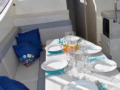 Deck of Horizon 4 - Premier 25, a Cygnet Horizon 4 motorboat at County Galway, Ireland