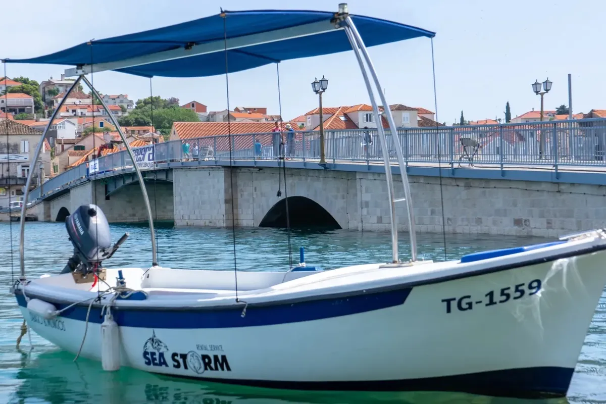 Pasara, a Motorboat motorboat at Grad Trogir, Croatia