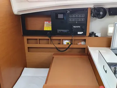 Salon of Kymothoe, a Jeanneau Sun Odyssey 410 sailboat at Volos Municipality, Greece