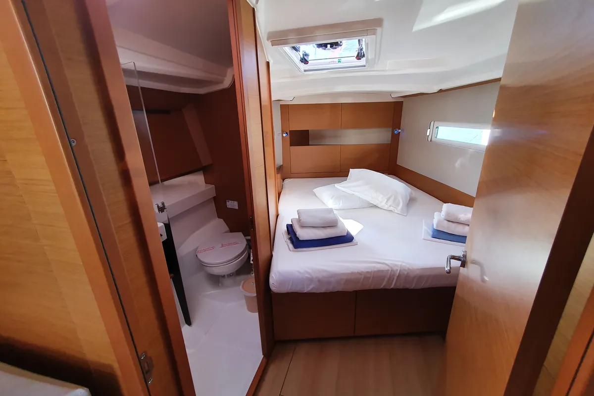 Kymothoe, a Jeanneau Sun Odyssey 410 sailboat at Volos Municipality, Greece