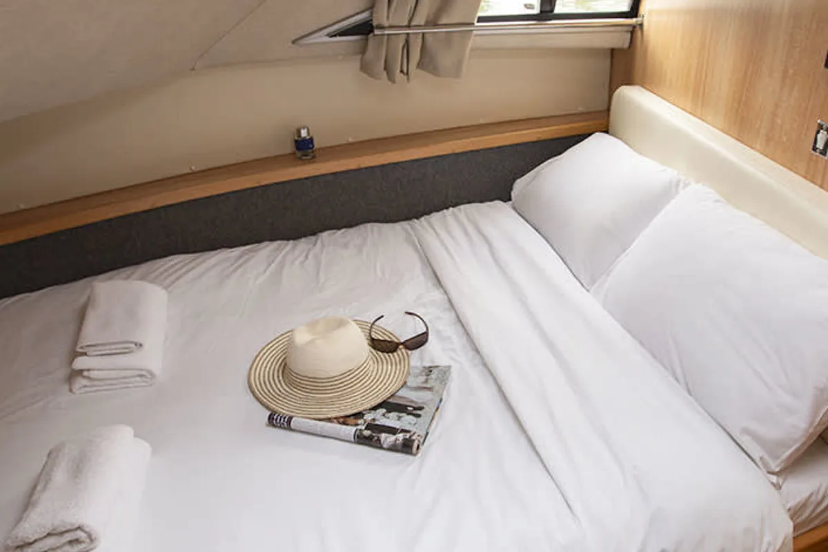 Cabin on Classique Star - Budget 10, a Cygnet Classique Star motorboat at Hesse, France