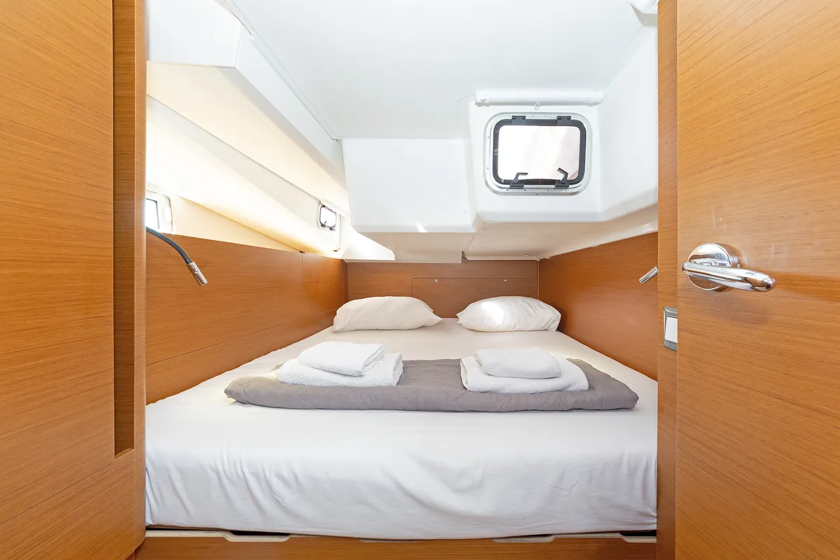 Cabin on Jolly Roger, a Jeanneau Sun Odyssey 440 sailboat at Athens, Greece