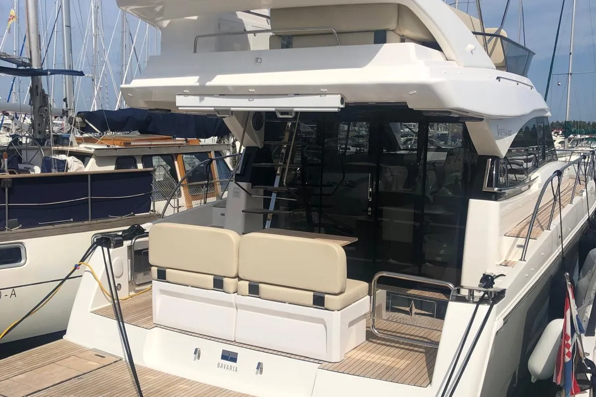 Exterior view of CALENI, a Bavaria Virtess 420 Fly motorboat at Grad Šibenik, Croatia