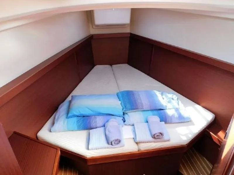 Cabin on Mickey, a Hanse 415 sailboat at Primošten, Croatia