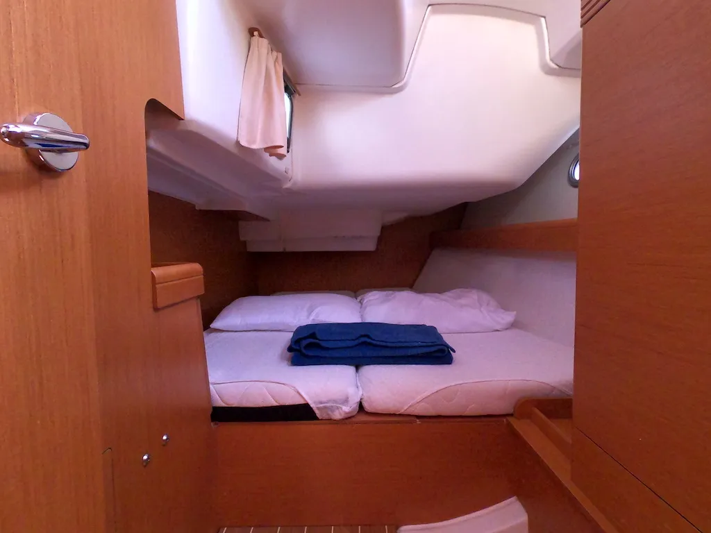 Cabin on Praha, a Jeanneau Sun Odyssey 42i sailboat at Olbia, Italy