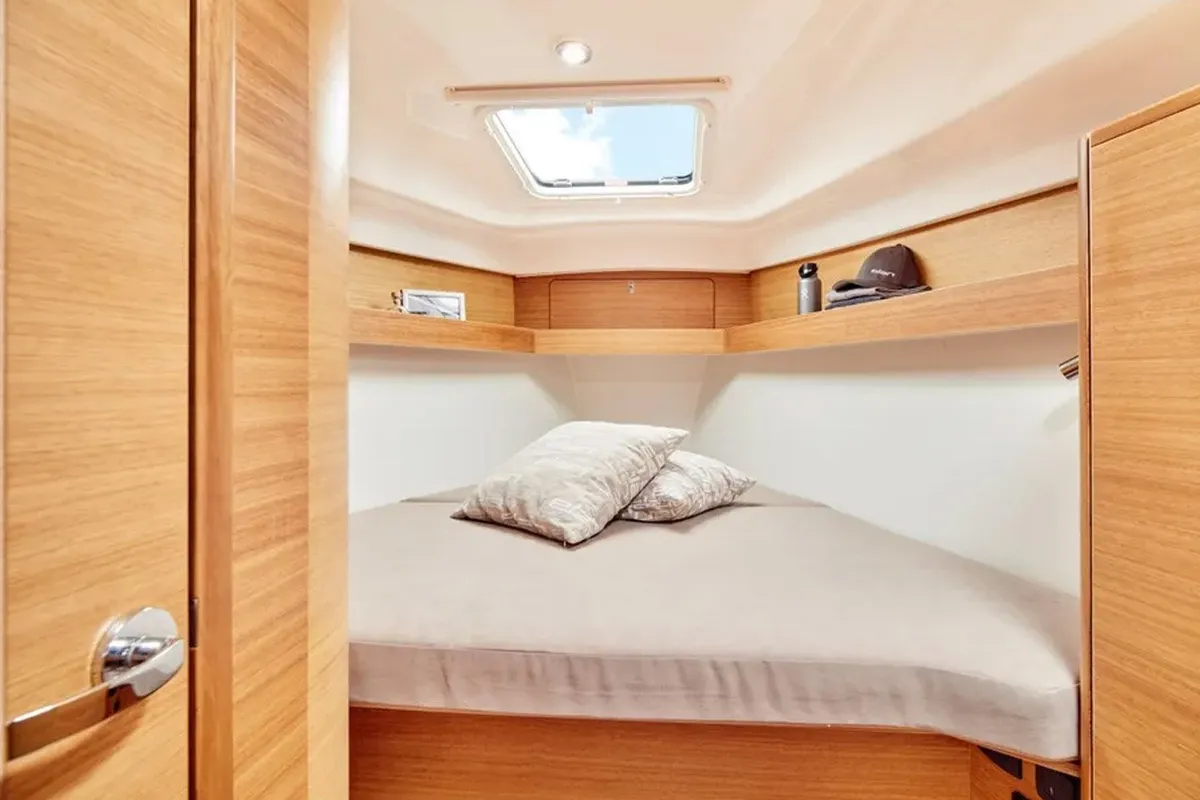Cabin on Oto, a Elan Impression 40.1 sailboat at Grad Šibenik, Croatia