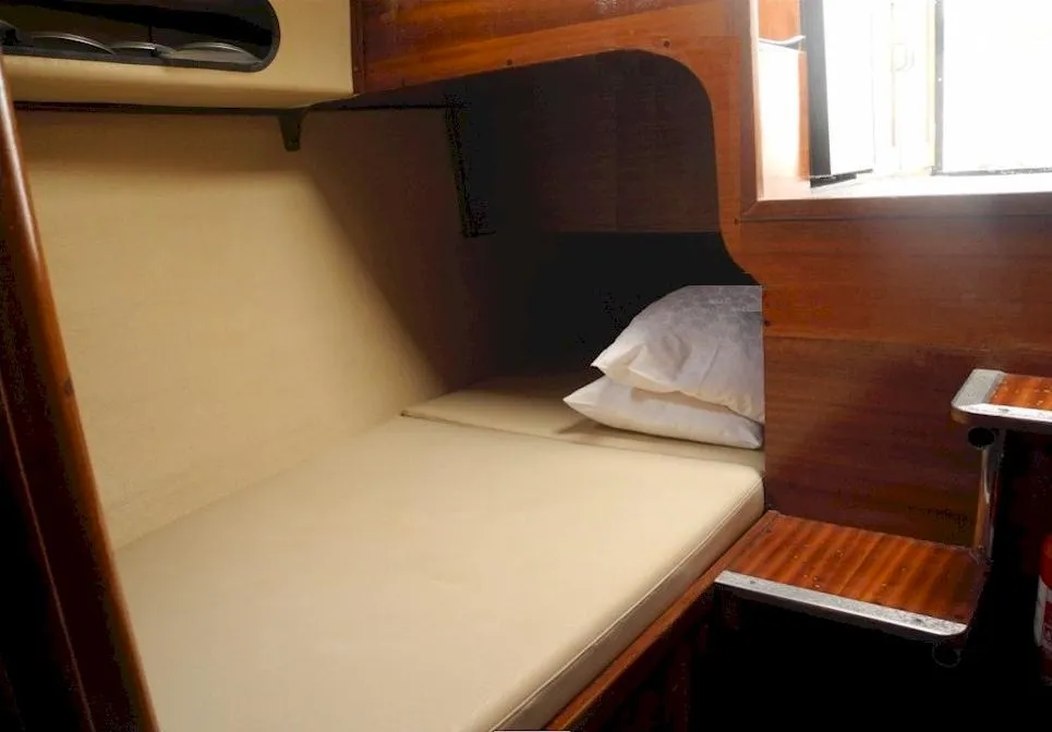 Cabin on Ana, a SAS - Vektor Adria 28 Luxus motorboat at Brbinj, Croatia
