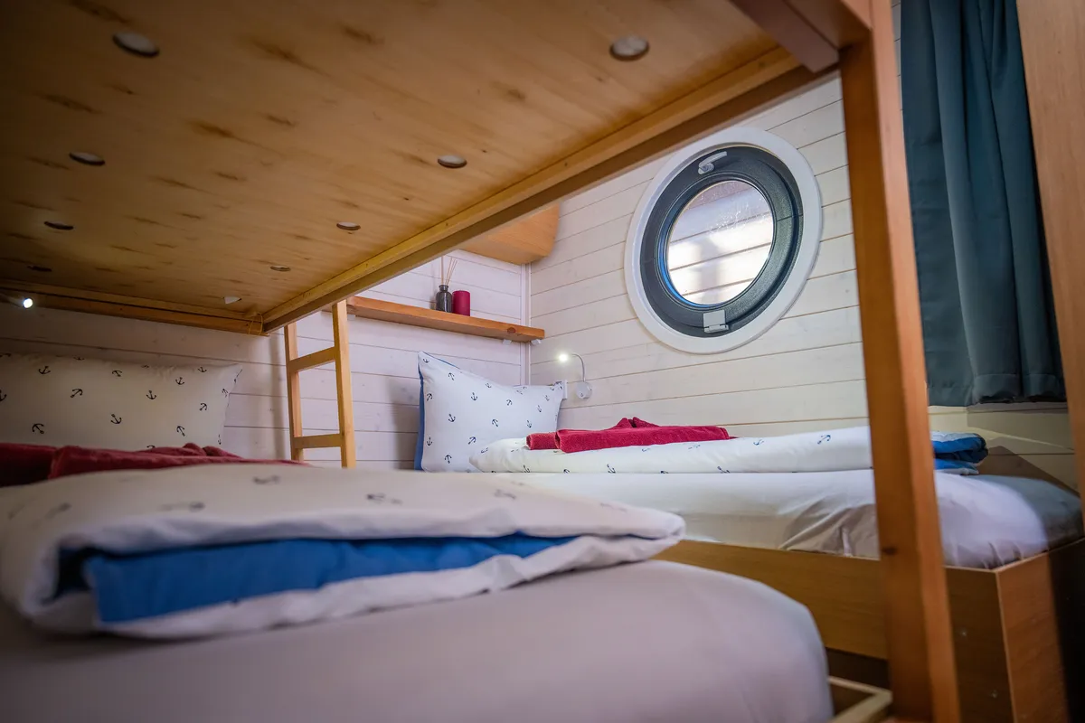 Cabin on Brino, a Woma D13 motorboat at Fürstenberg, Germany