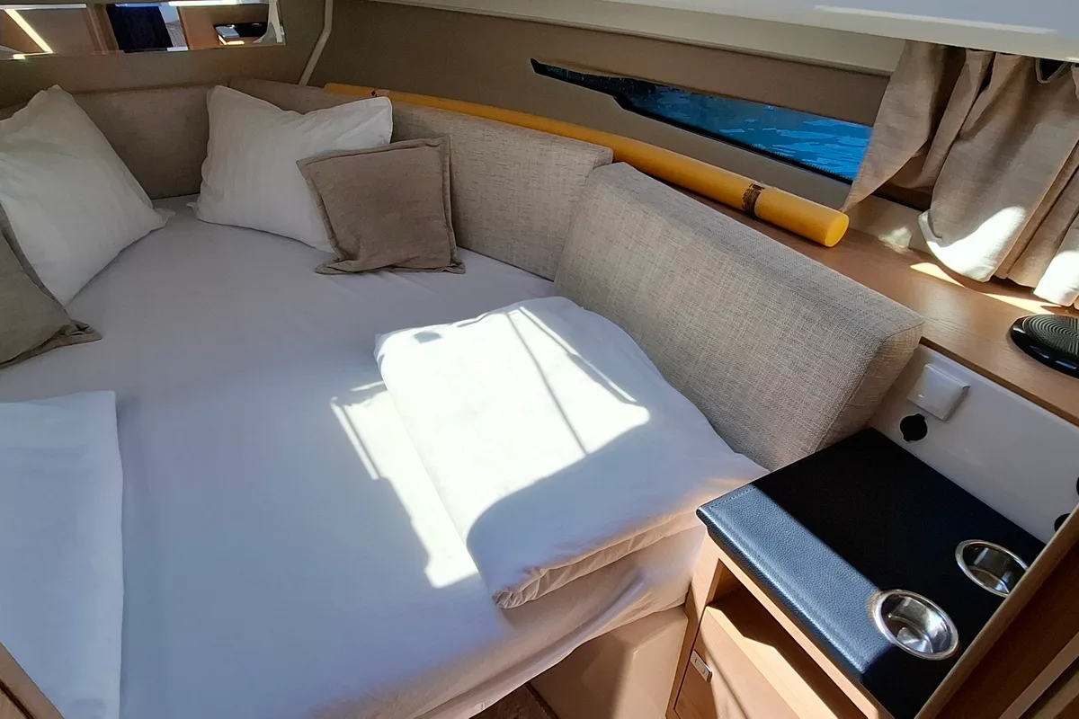 Cabin on Moncia, a Nimbus Flipper 900 ST motor yacht at Općina Sukošan, Croatia