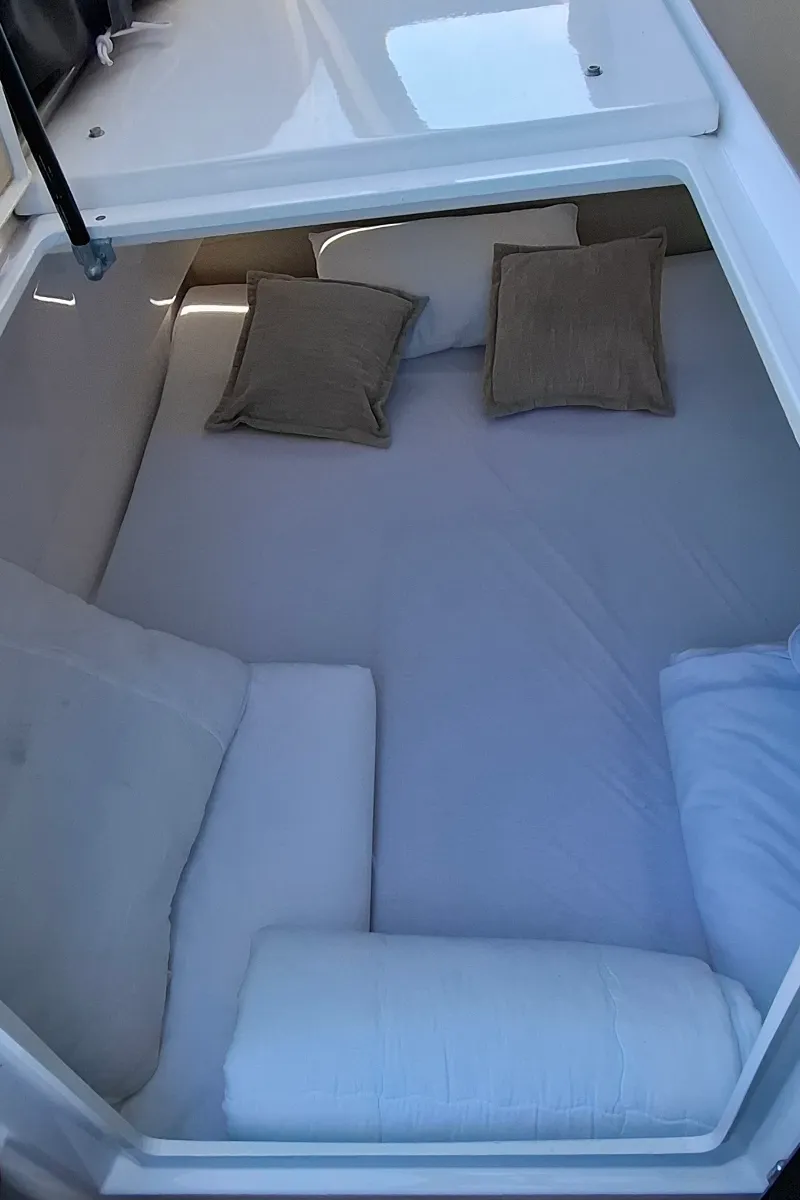 Cabin on Moncia, a Nimbus Flipper 900 ST motor yacht at Općina Sukošan, Croatia