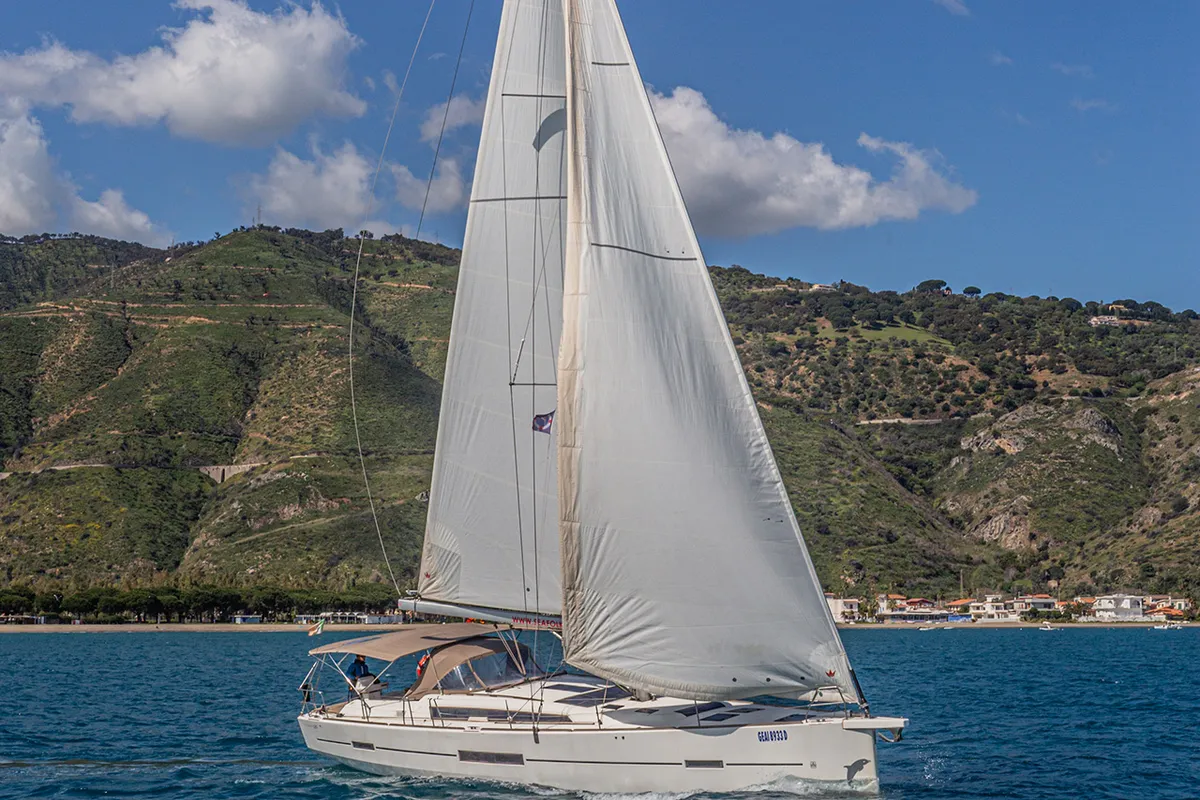 Dream Planet, a Dufour 520 GL sailboat at Tonnarella, Italy