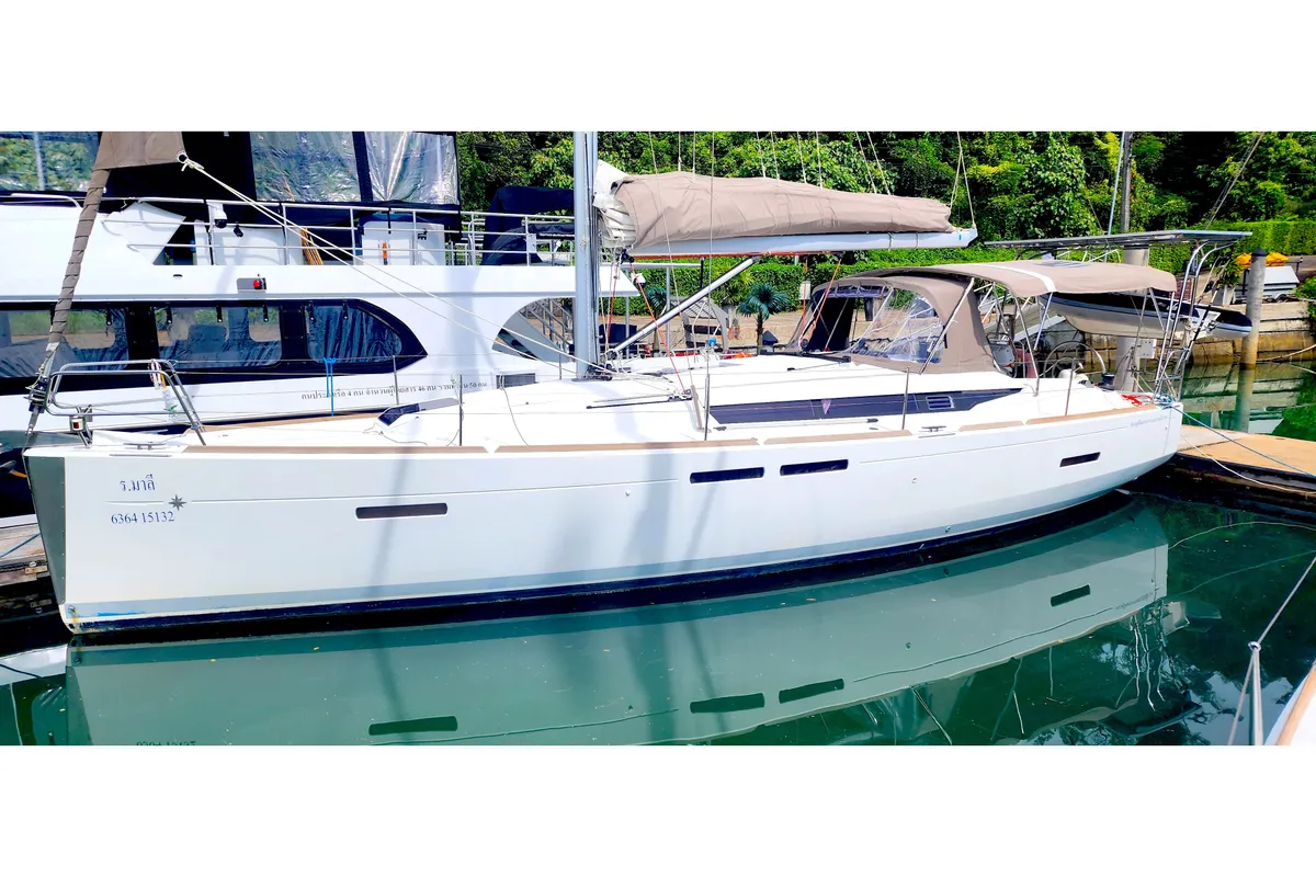 Salon of Malee, a Jeanneau Sun Odyssey 409 sailboat at Baan Salak Phet, Thailand