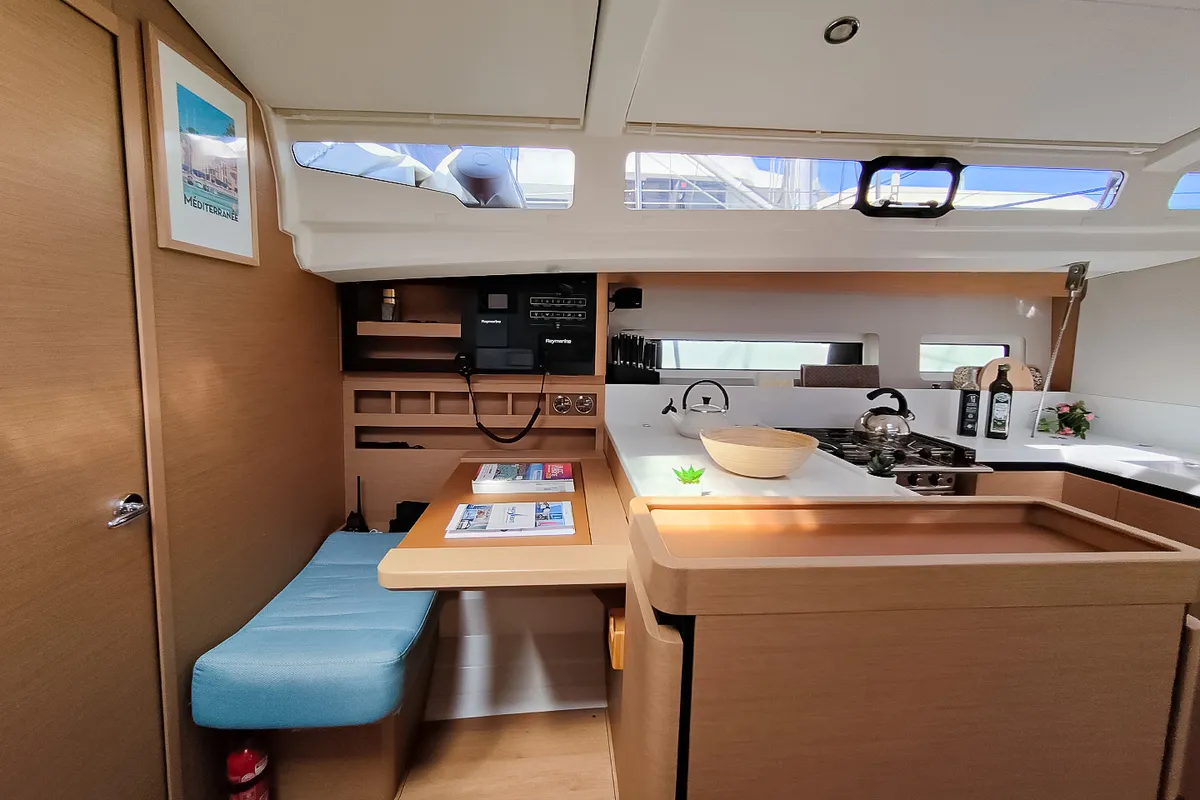 Salon of Sterenn, a Jeanneau Sun Odyssey 440 sailboat at Grimaud, France