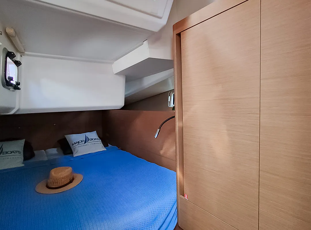 Cabin on Sterenn, a Jeanneau Sun Odyssey 440 sailboat at Grimaud, France