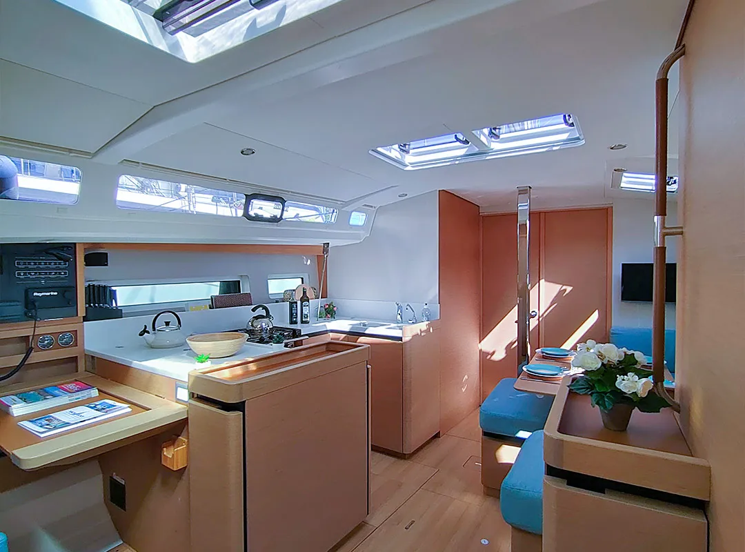 Salon of Sterenn, a Jeanneau Sun Odyssey 440 sailboat at Grimaud, France