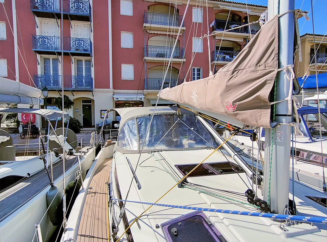 Exterior view of Sterenn, a Jeanneau Sun Odyssey 440 sailboat at Grimaud, France