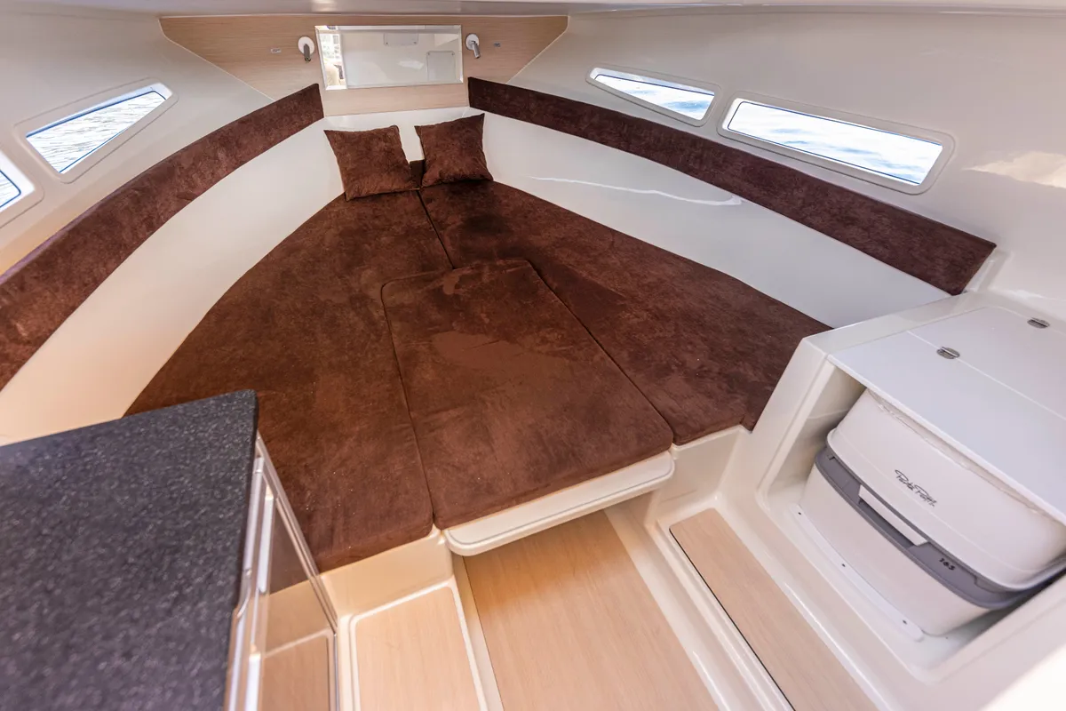 Cabin on 275322ML, a Atlantic Marine Sun Cruiser 690 motorboat at Mali Lošinj, Croatia