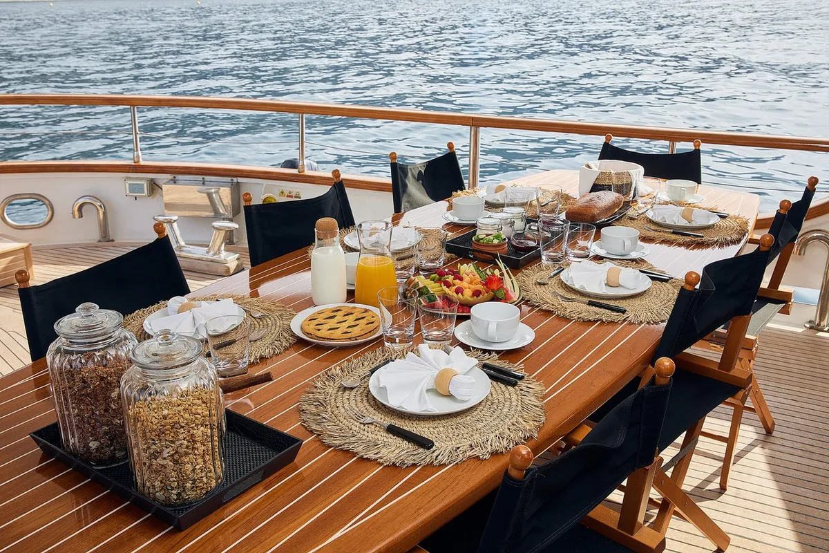 Sounion II, a Azimut Sounion II motor yacht at Athens, Greece