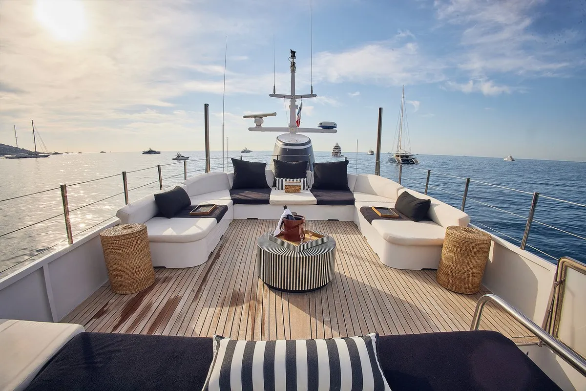 Sounion II, a Azimut Sounion II motor yacht at Athens, Greece