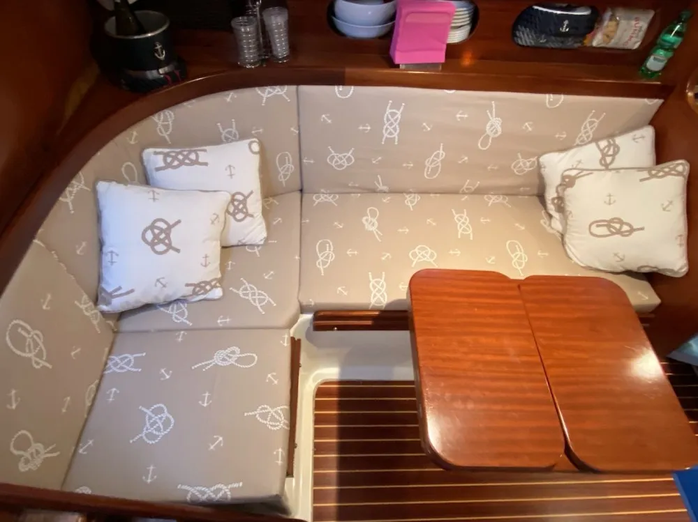 Salon of Gi&Gi, a Menorquin 100 motorboat at Pula, Croatia