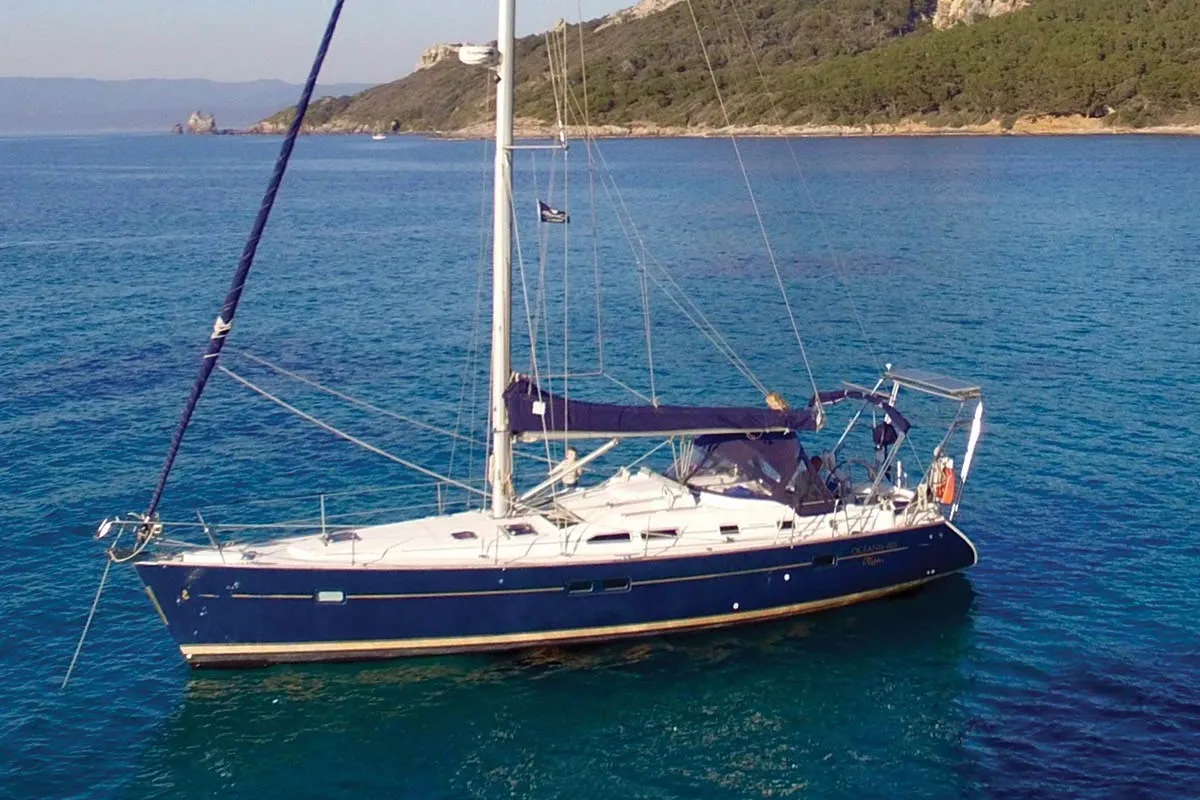 Exterior view of L'Alliance, a Beneteau Oceanis 423 sailboat at Hyères, France