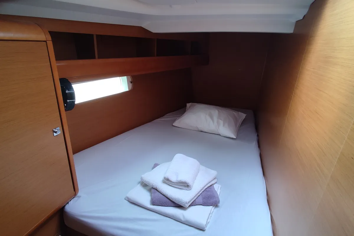 Cabin on Thoe, a Jeanneau Sun Odyssey 469 sailboat at Volos Municipality, Greece