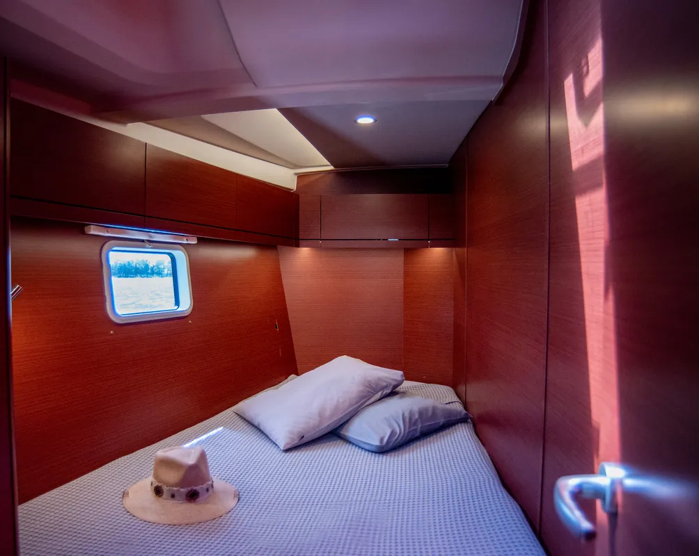 Cabin on Quantum Wave, a Hanse 508 sailboat at Preveza, Greece