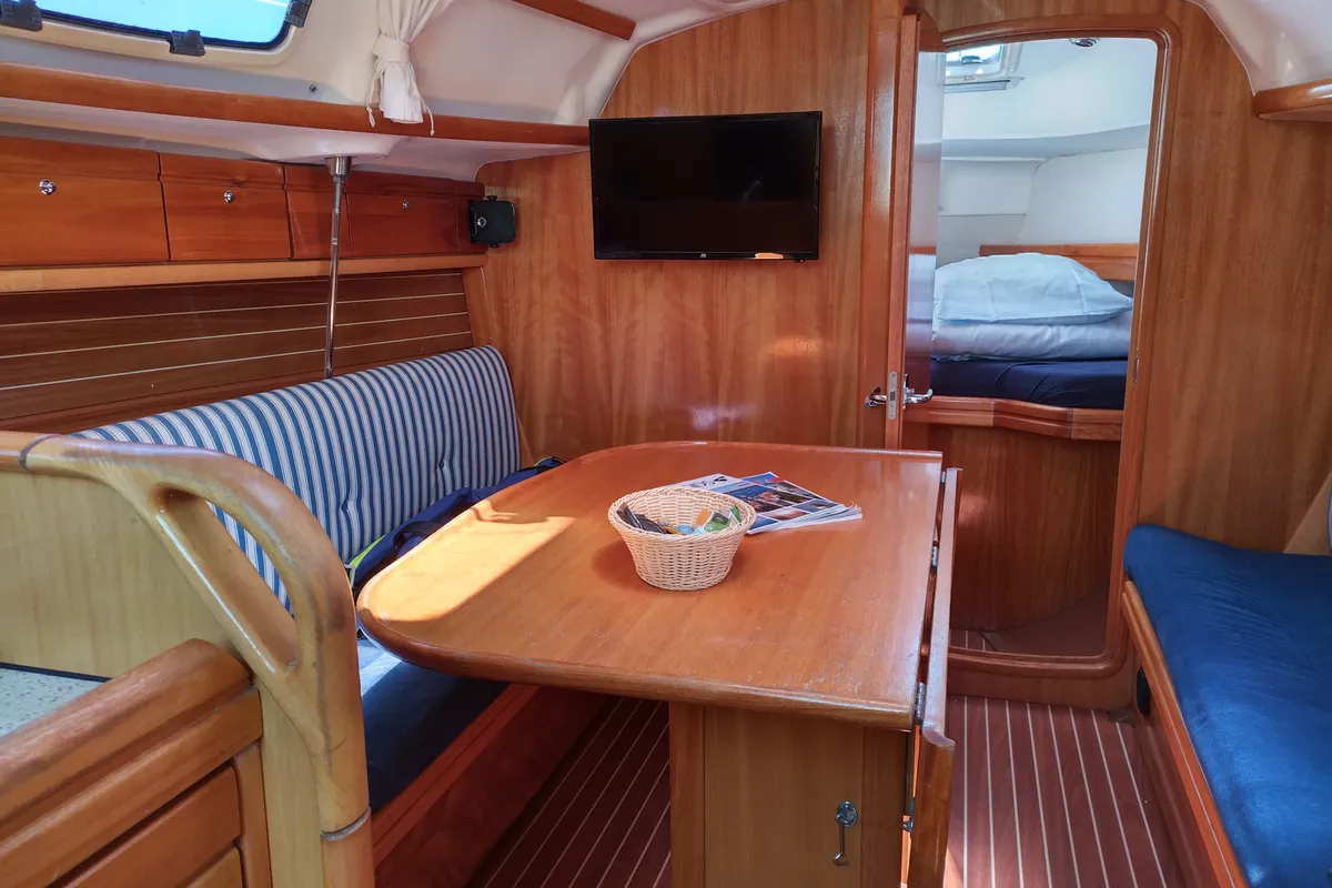 Salon of Guantanamera, a Bavaria 30 Cruiser sailboat at Yerseke, Netherlands