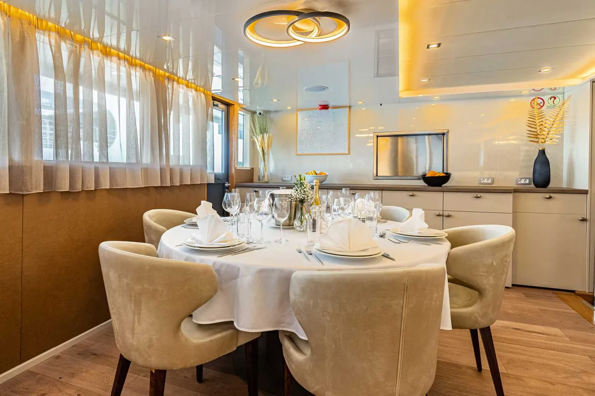 Salon of Suzana, a Gulet Luxury Motor Yacht motor yacht at Dubrovnik, Croatia